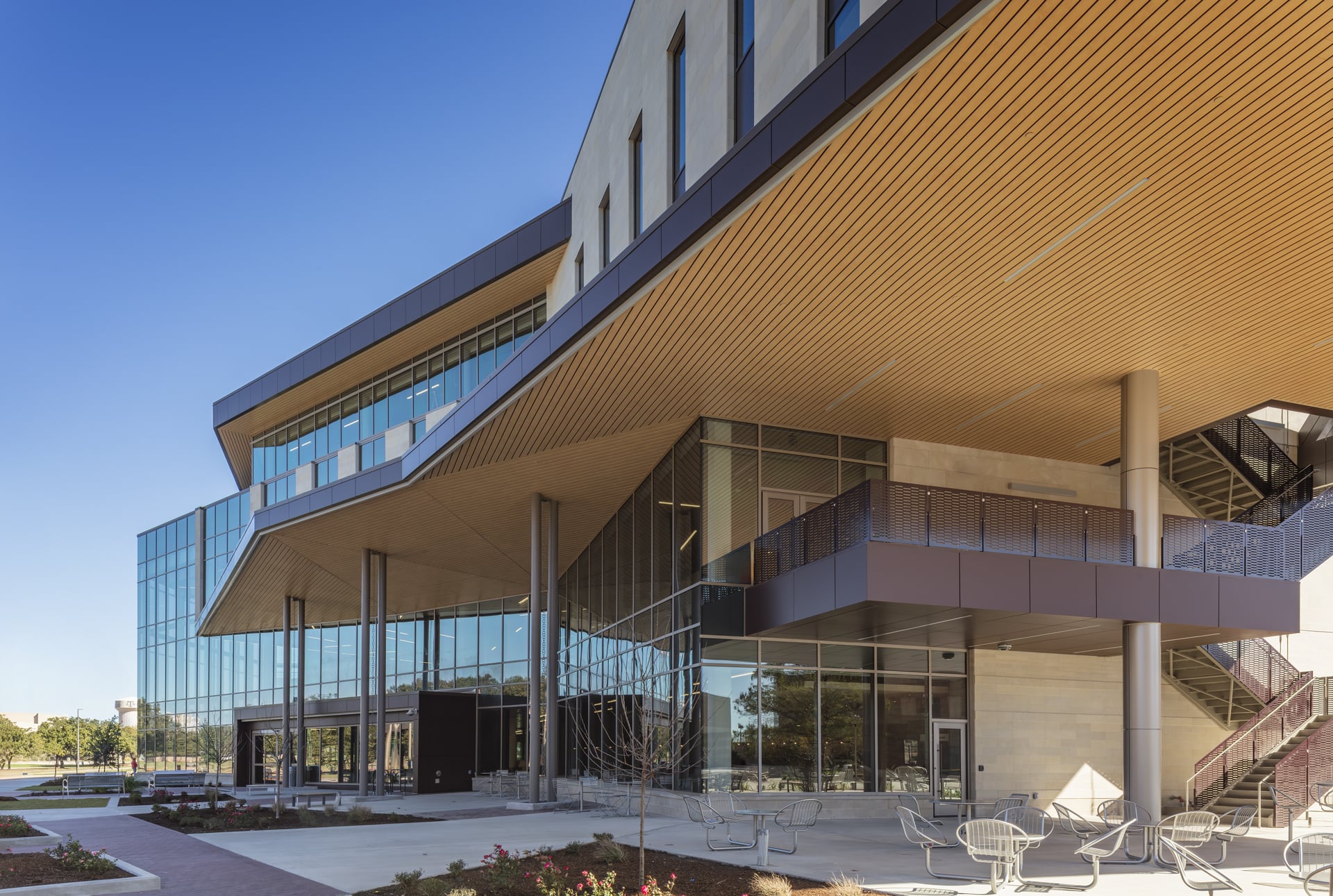 wayne-roberts-85-building-at-texas-a&m-7.jpg